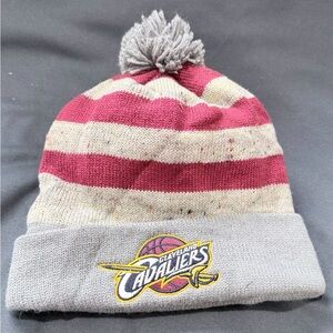 One Of A Kind New Era Cleveland Cavaliers Gray cuffed beanie w/ Pom Team Colors